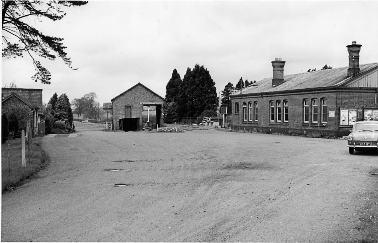 The Waiting Room, Stoke Edith Station, Tarrington Hereford Exterior photo