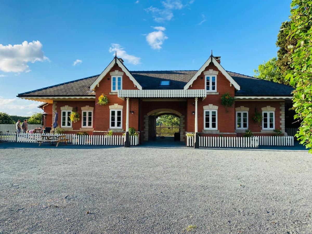 The Waiting Room, Stoke Edith Station, Tarrington Hereford Exterior photo